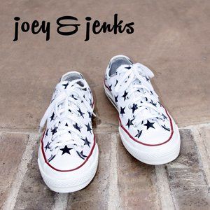 Converse Unisex Chuck Taylor Shoes White w/ Blue Stars Men's Sz 8 Women's Sz 10